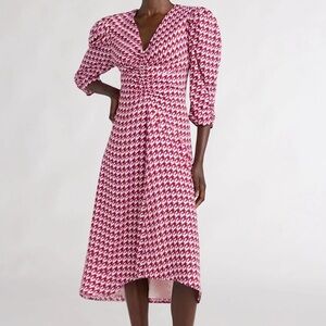 51) Puff sleeve women’s rouched Dress Burgundy Scoop NWT size small